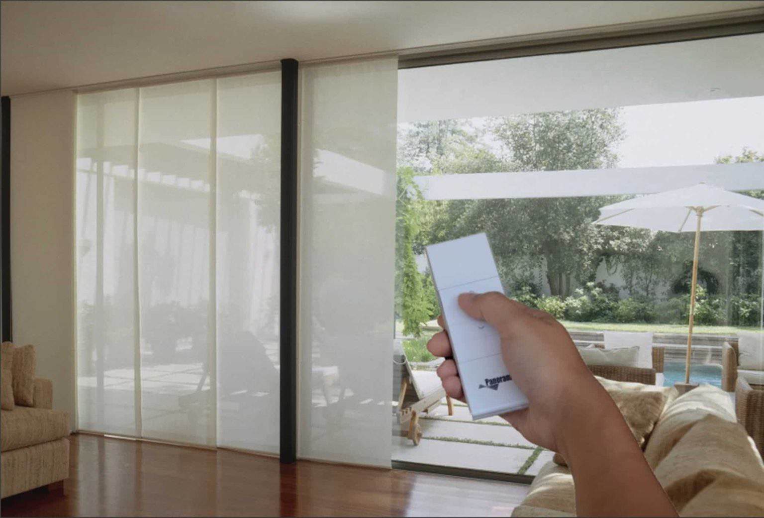 Cortinas tipo Panel Japonés para ventanales de techo a piso en Sabaneta, Antioquia.