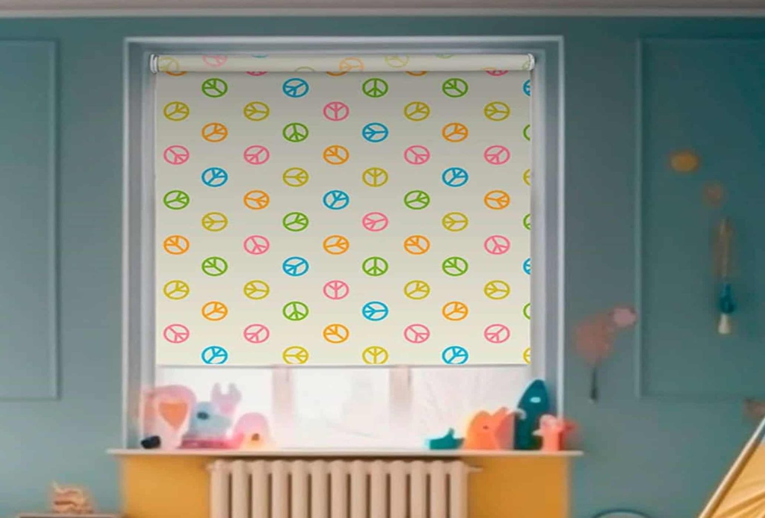 Persianas enrollables con diseños infantiles para cuarto de niños en Medellín.